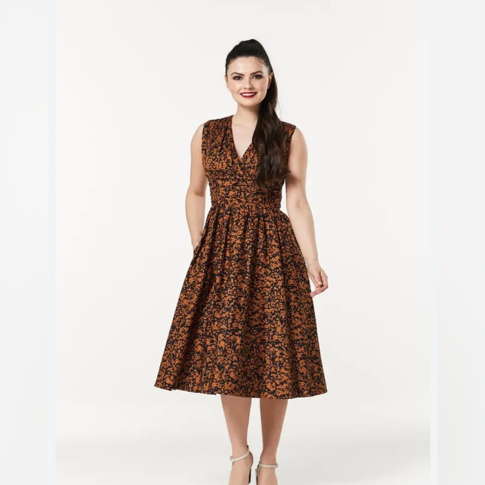 Retro 1940’s Style Dress- IT HAS POCKETS!